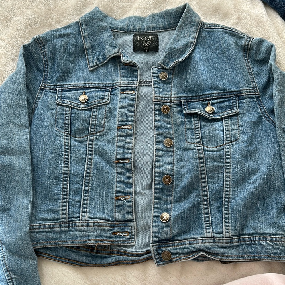 Crop jean jacket size large by love culture jeans